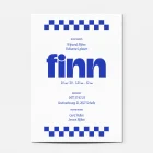 Achterkant van het groene schaakbord-geboortekaartje Finn met de geboortegegevens van de baby
